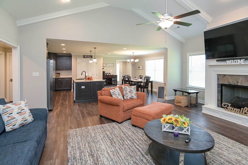 Quiet Family Home 15 Mi to Dtwn Huntsville! - Property Image 43
