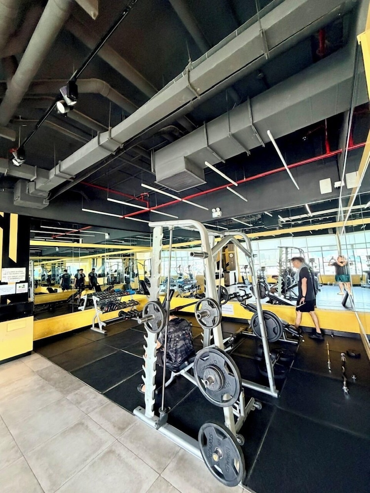 Sunrise High Floor Pool Ben Thanh Gym