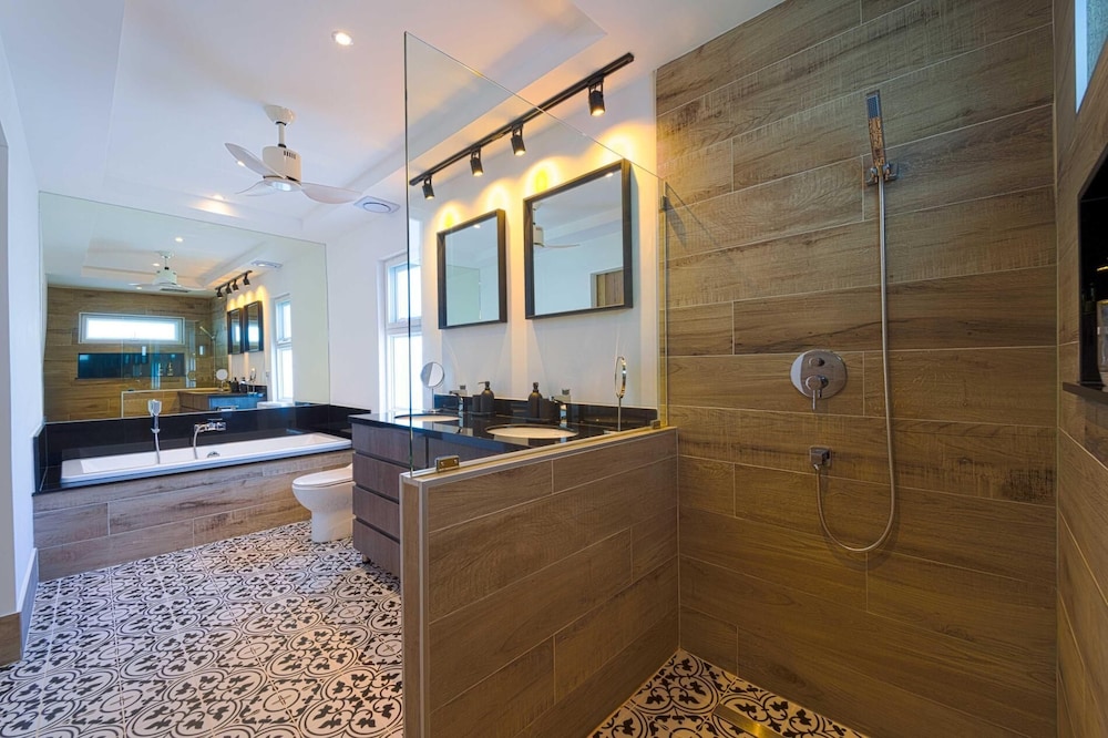 Brand-New Modern 3-Bedroom Villa MB20