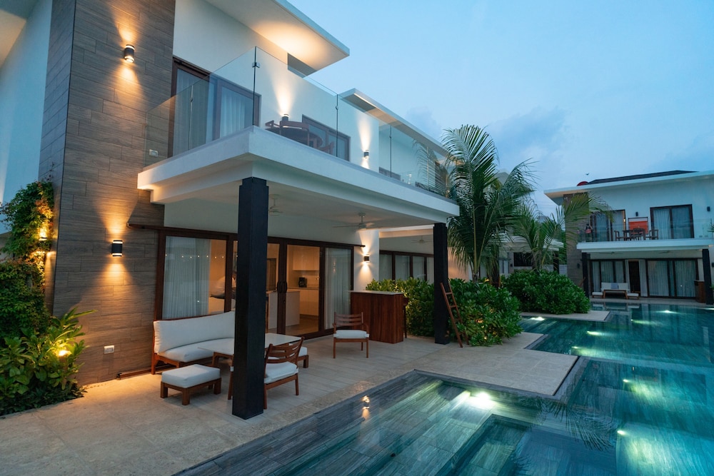 Lamar Pool 1 in Monterrico