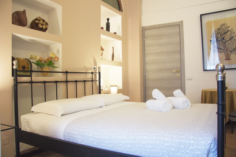 7 Archi Bed & Breakfast en Como — hotel room