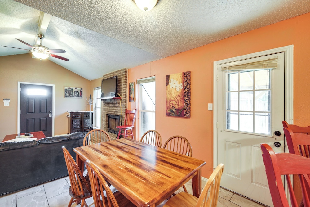Walk to At&t Stadium: Game Day Home Base w/ Patio!