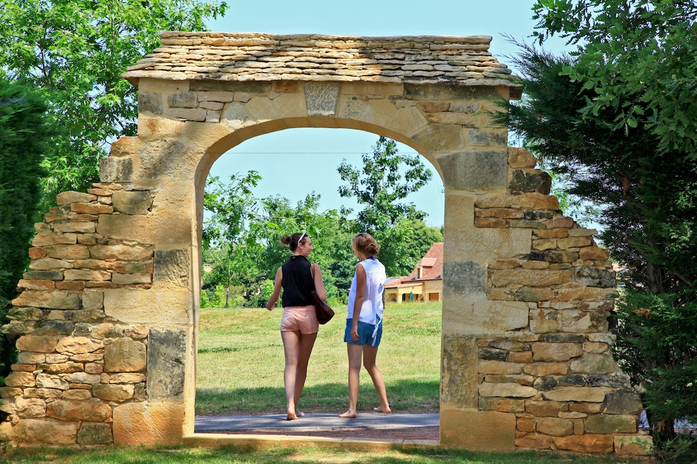 Combas Village De Gites