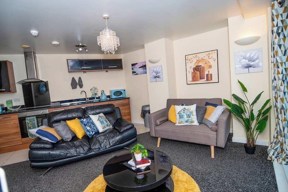 City Centre Location-family Friendly-free Parking
