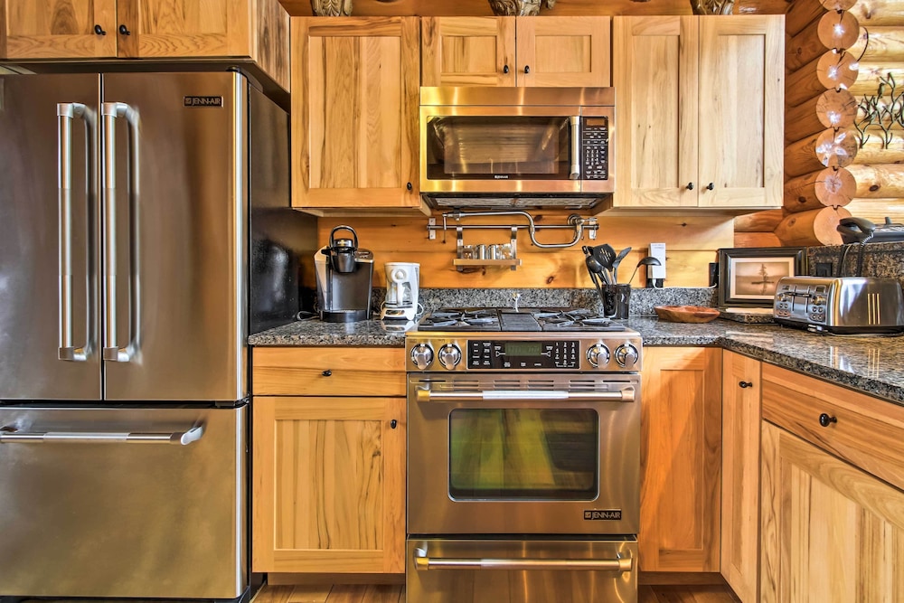Spacious Twin Mountain Vacation Rental on 5 Acres! view 4
