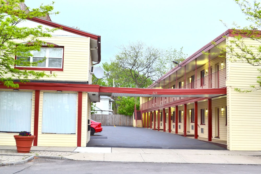 Passport Inn - By The Falls NY