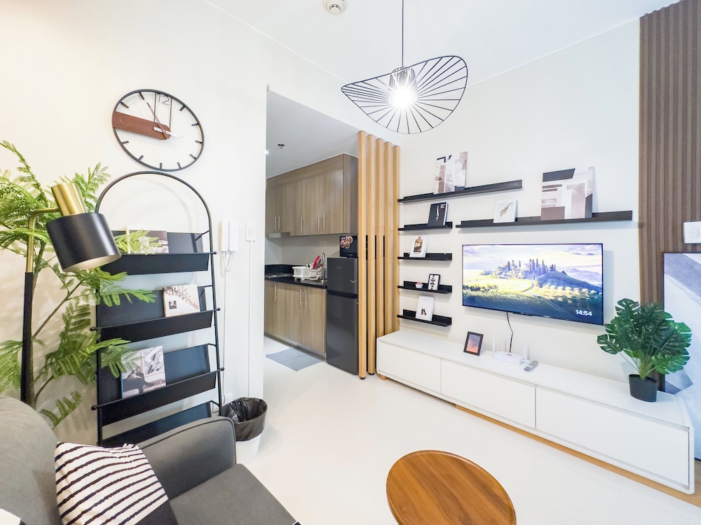 GemstoneBR in SMDC Fame Residences