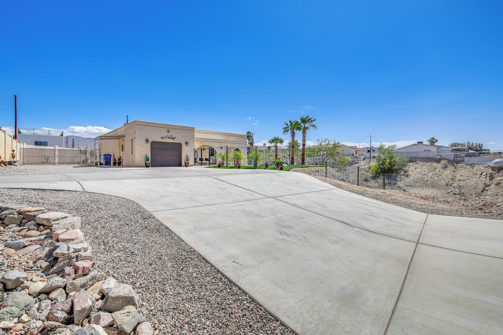 NEW Listing! Gorgeous Poolside Views: Havasu Haven