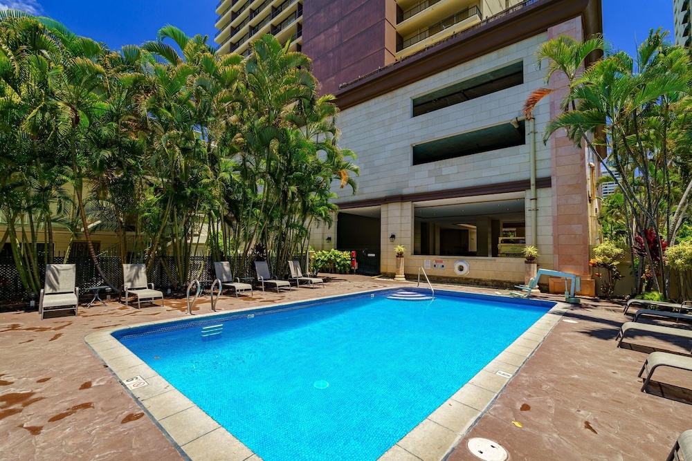 Oahu Royal Garden At Waikiki 2010 Condo