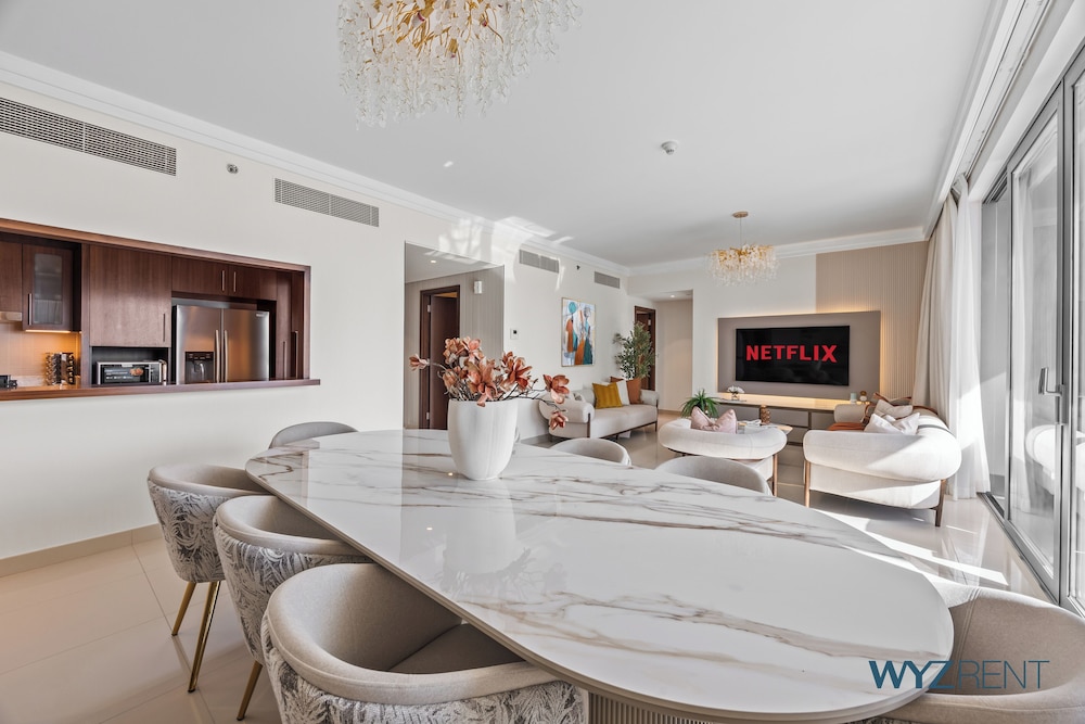 Prestigious 3.5 BR in Boulevard