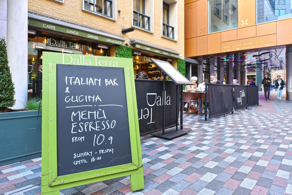 restaurant