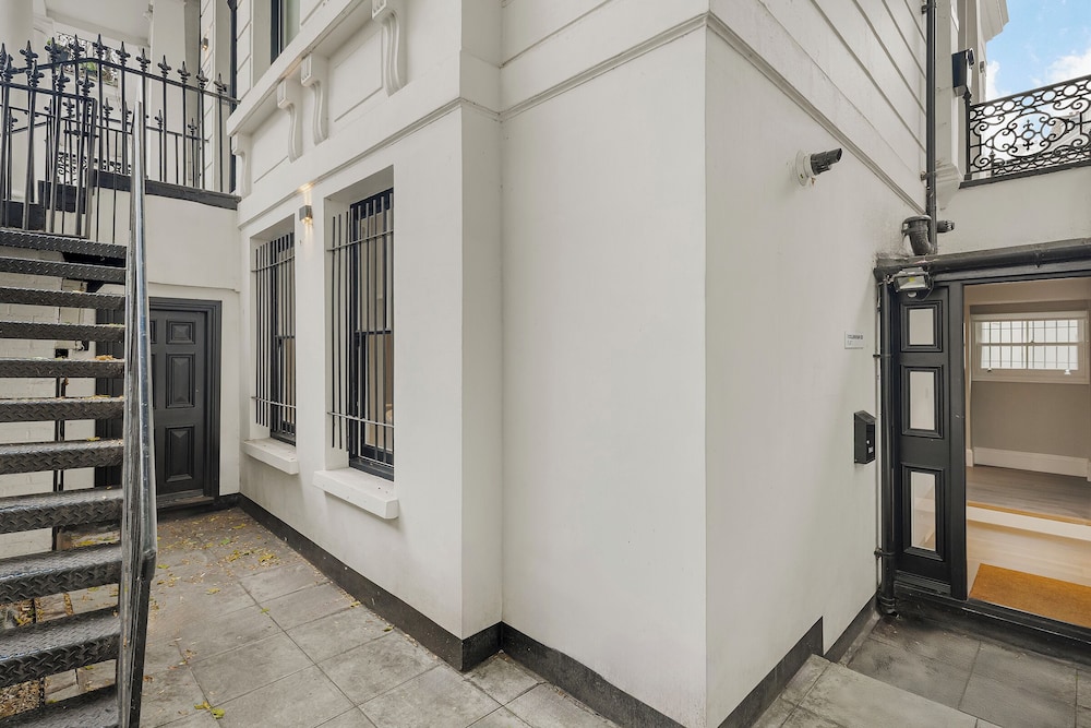 Collingham Road - 1 Bedroom Apartment III