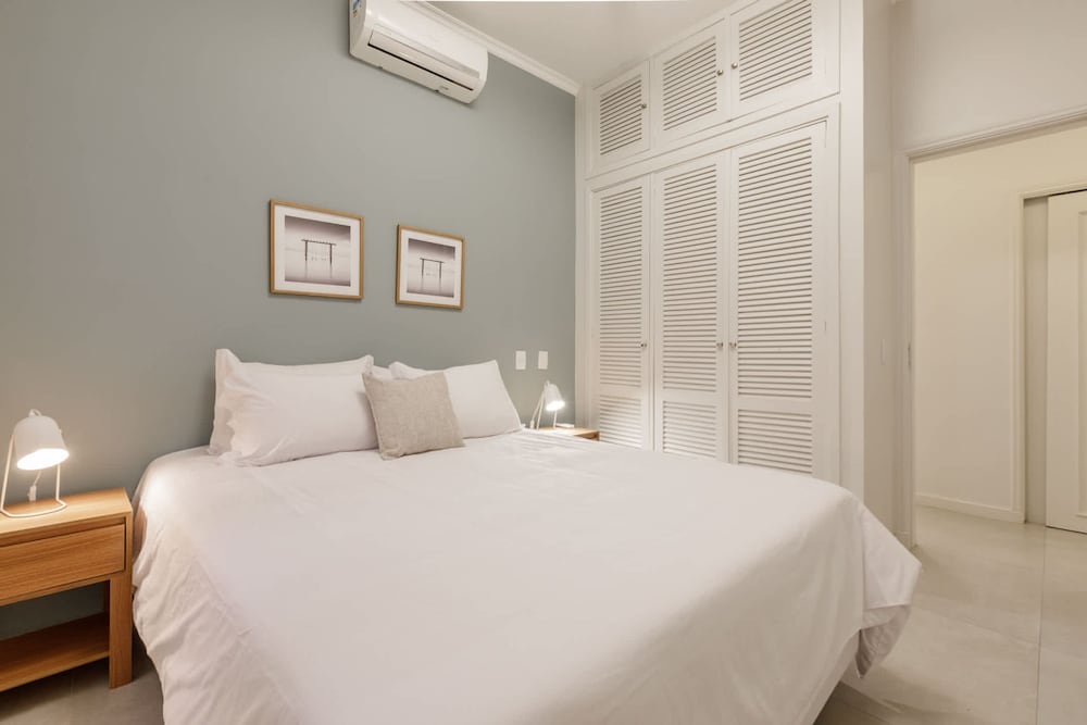 Leblon Coast Amazing 3 Bedroom in Leblon