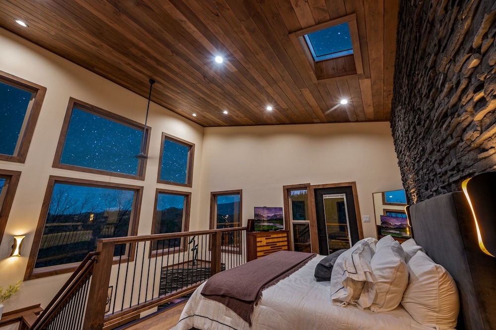 Reflections 1 Bedroom Cabin