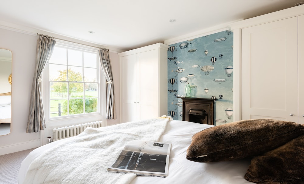 The Midsummer Common - Modern & Spacious 2bdr House With Garden view 3