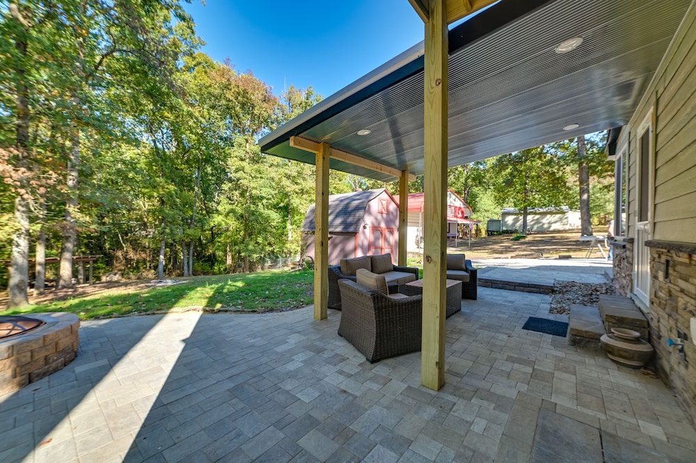 Pet-friendly Springville Cabin Near Kentucky Lake! view 4