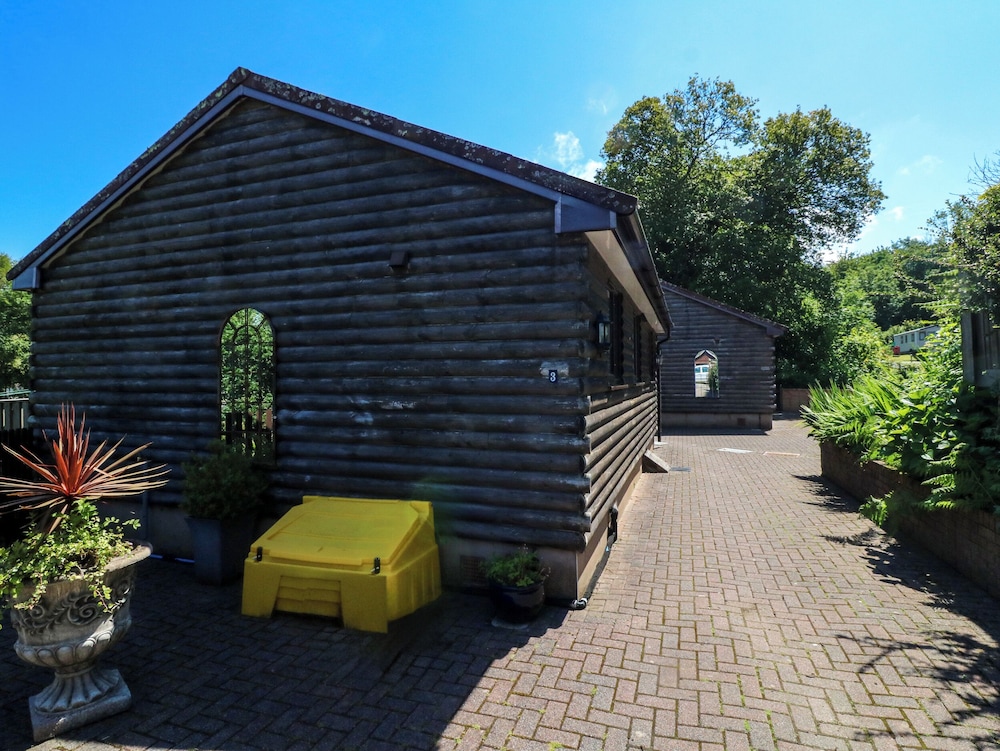 Chalet Log Cabin L3