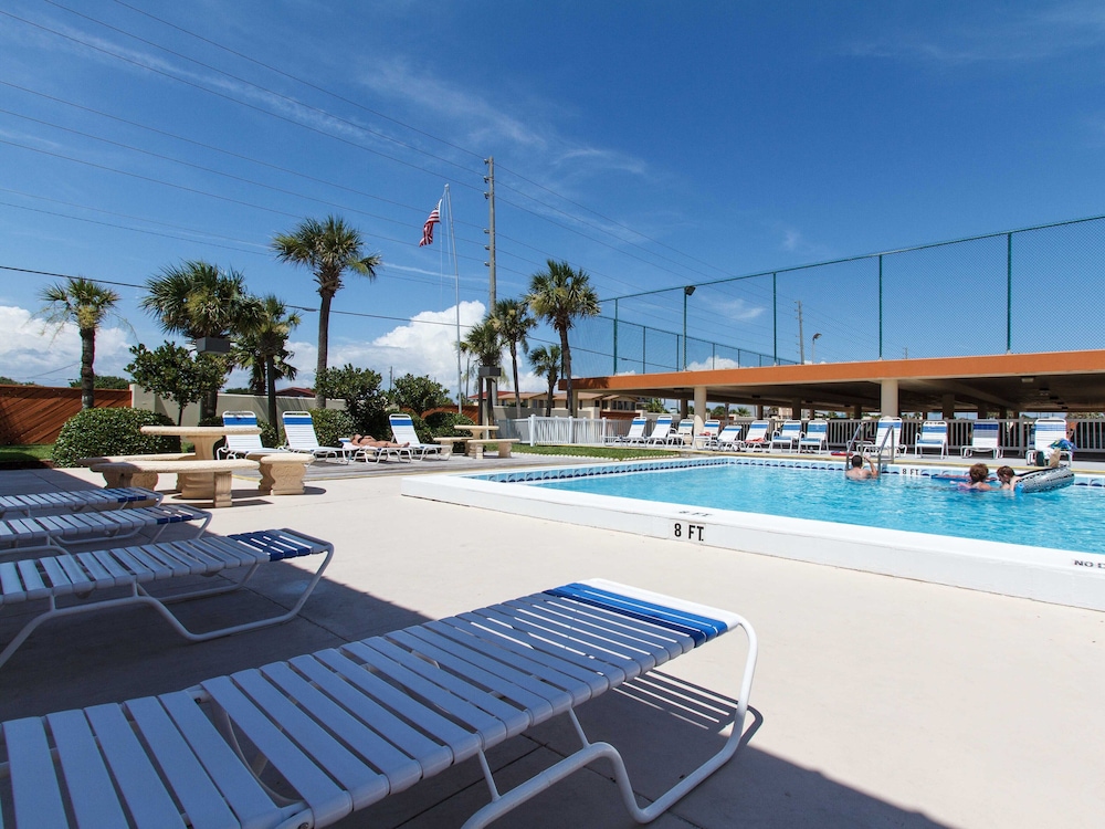 Surf Dweller 703 by Brooks and Shorey Resorts