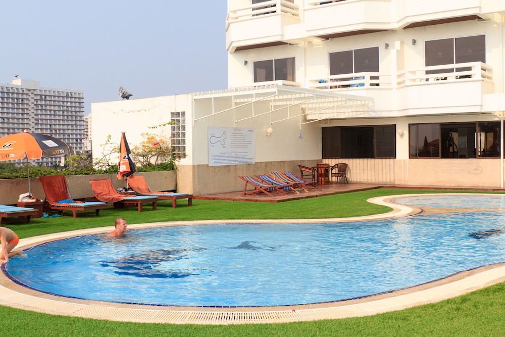 GRAND JOMTIEN PALACE HOTEL