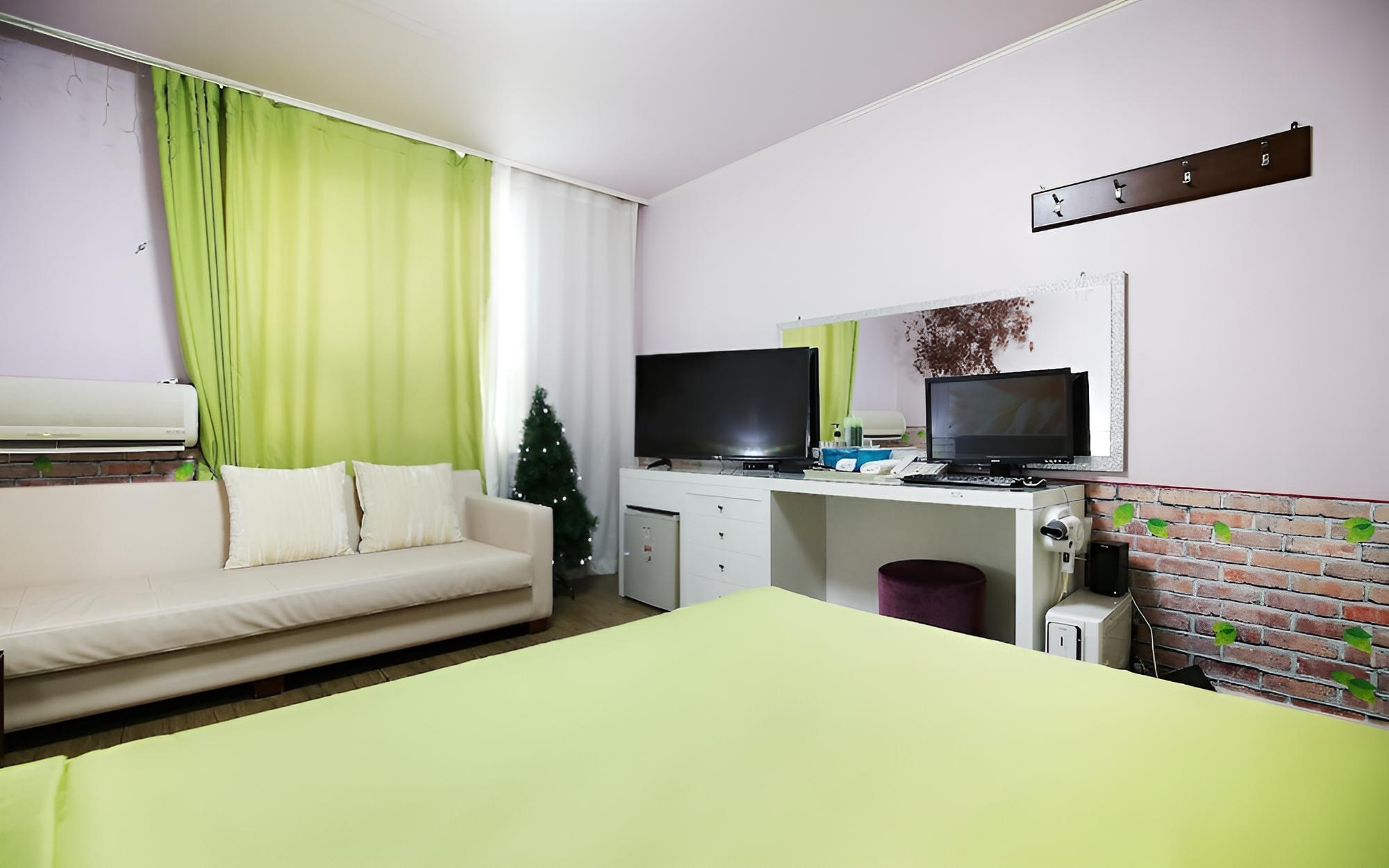 Photo 12