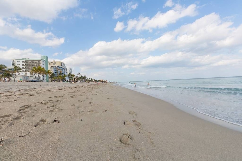 627 Ocean View Hollywood view 2