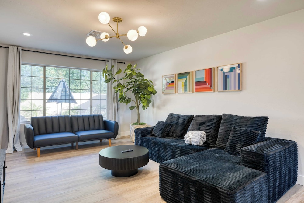 Sol Vista Private Oasis w/ Pool, Putting Green, and Prime Location