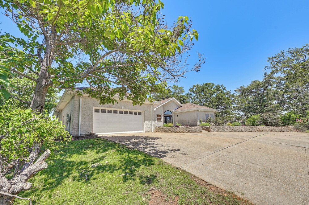 Boat Dock & Hot Tub: Waterfront Home in Milam!
