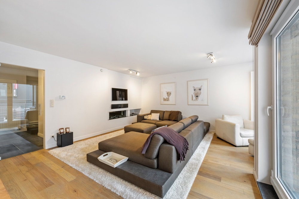 Luxury 4-bedroom Apartment With Large Terrace