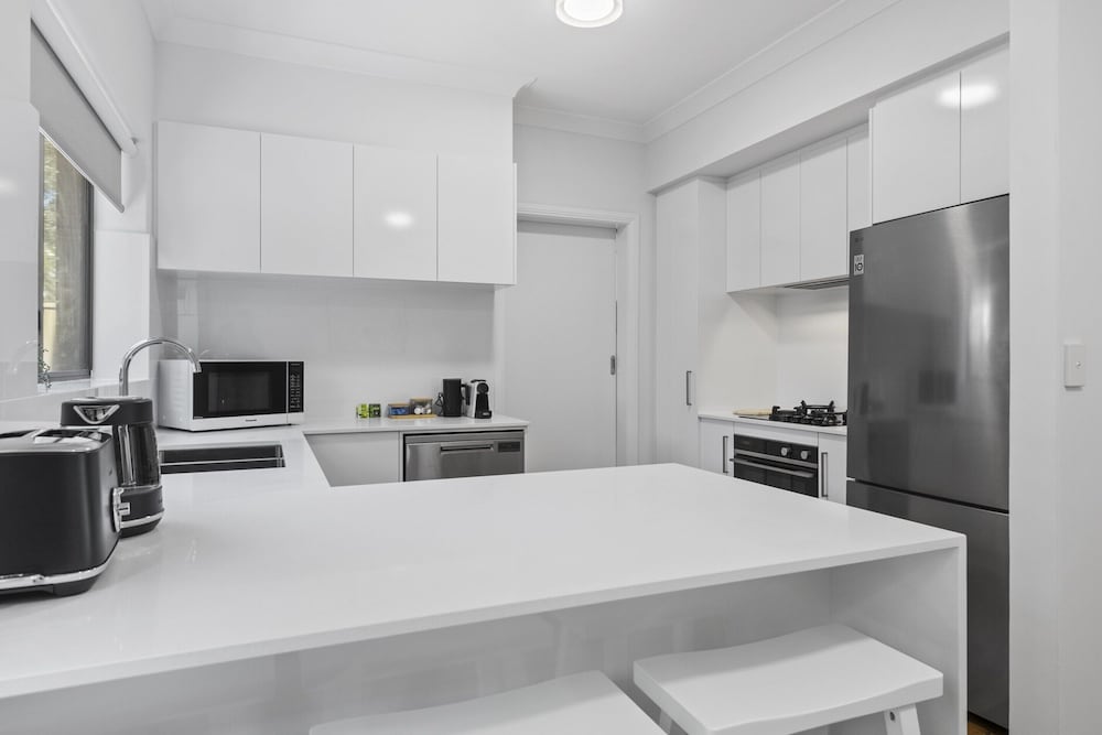 Coastal 3-bed House With BBQ and Private Courtyard