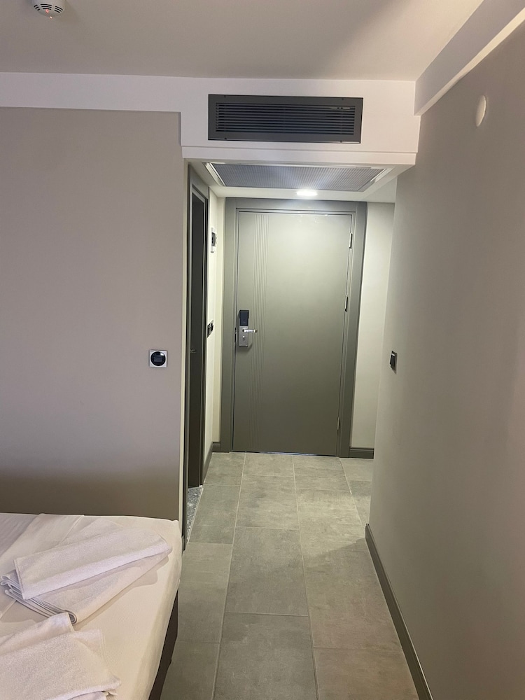 Grand Cennet Beach Hotel