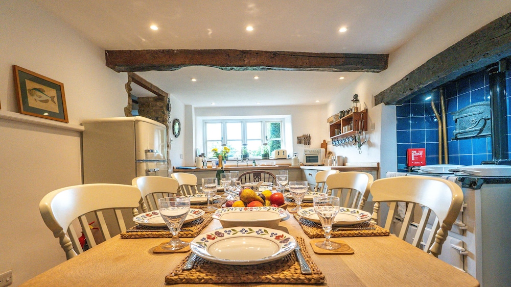 4Bed Thatched Cottage in Oxfordshire