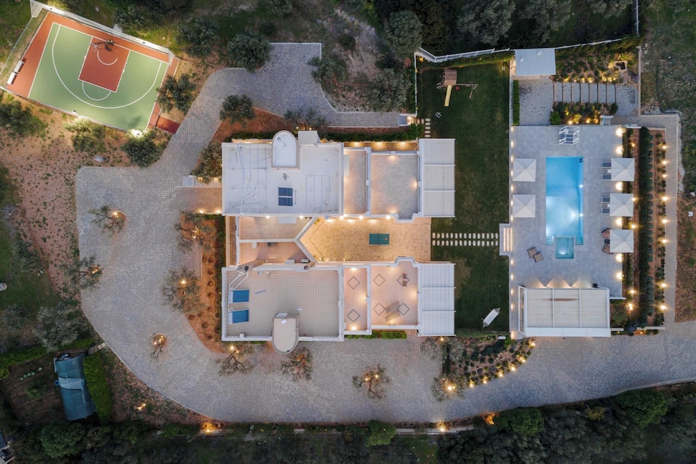 Ema's Guest House