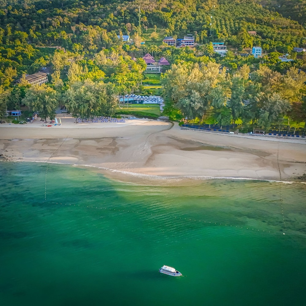 Dusit Thani Krabi Beach Resort 1