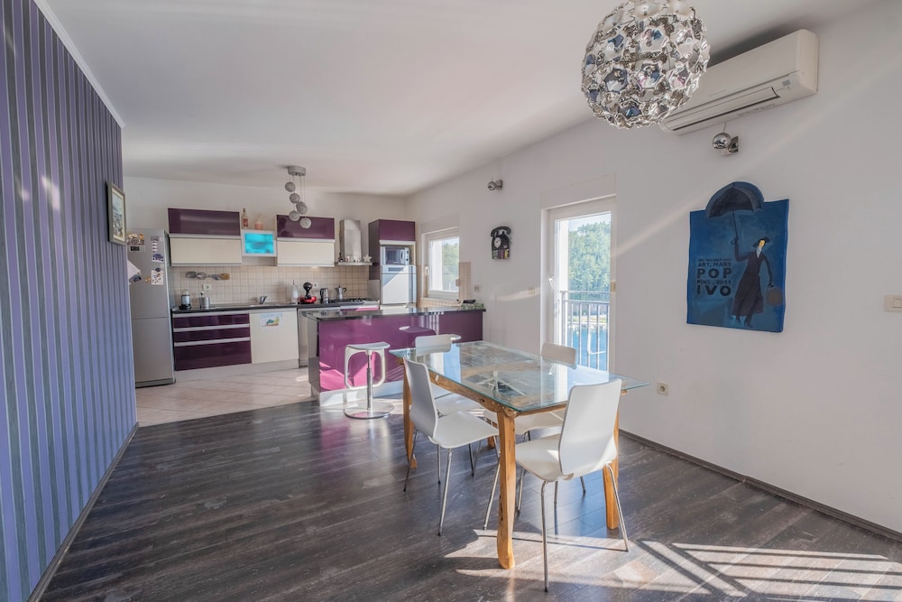 Apartment Ahel