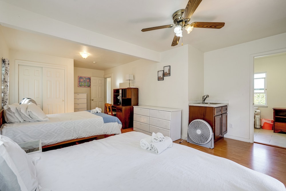 Oakland Group Retreat: Historic Home Near Downtown