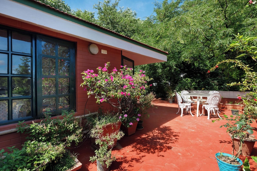 Casa Bianca by Red Olivenr Taj MG Roadpvt Garden