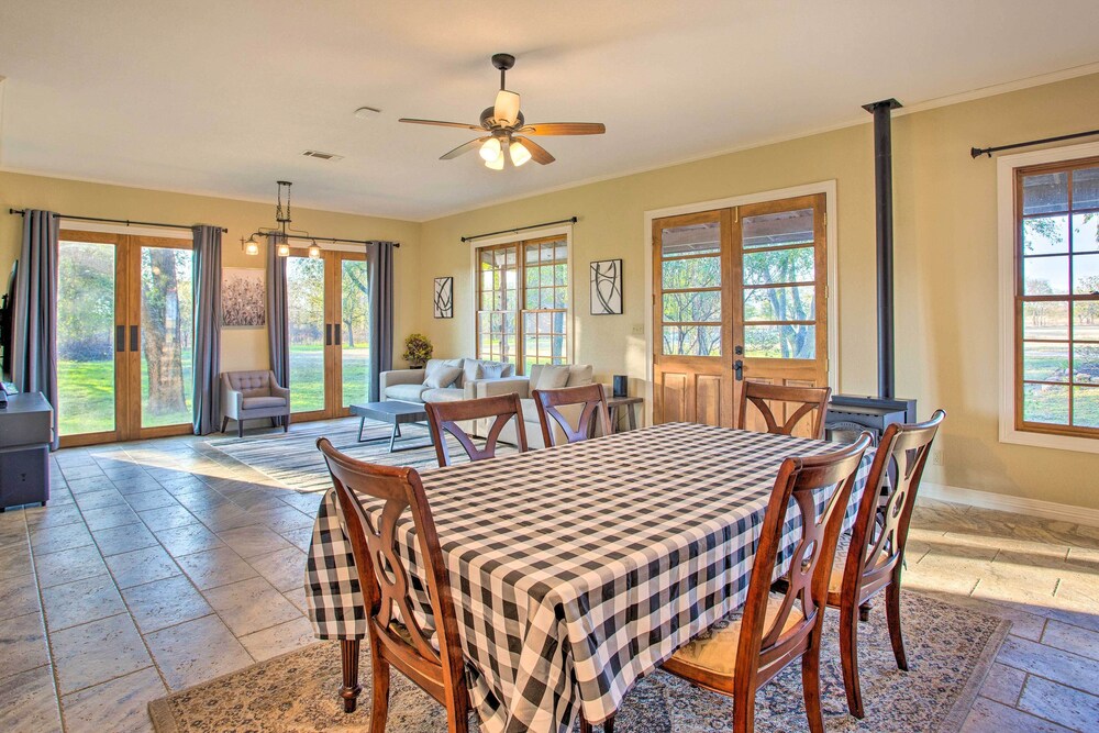 Gainesville Vacations - Charming Gainesville Retreat: Barn, Horses Welcome - Property Image 4