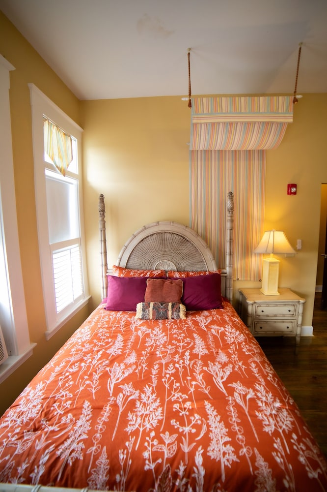 Oak Tree Hotel