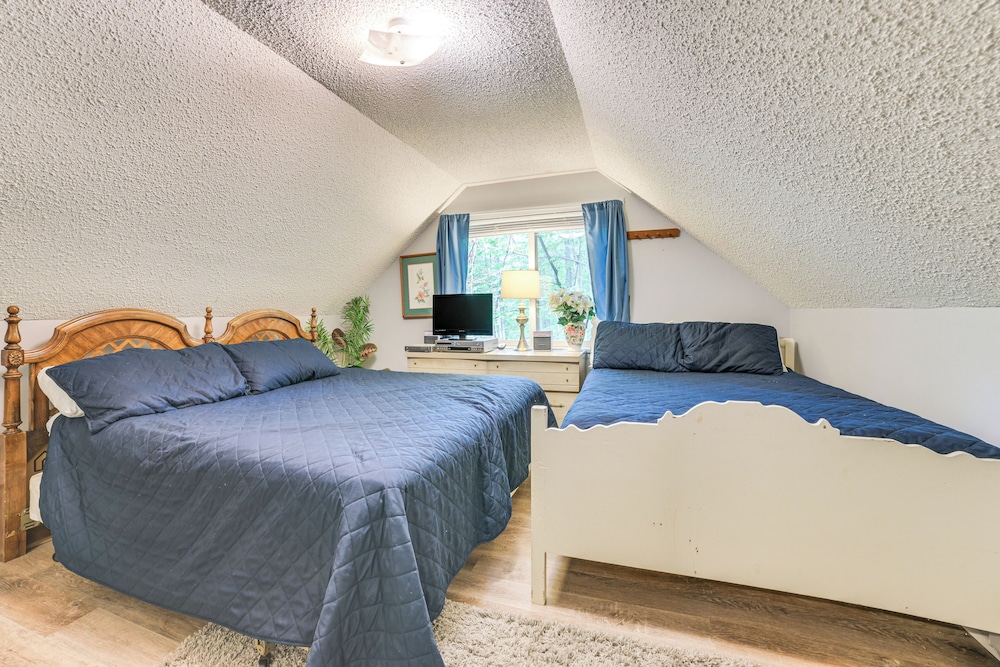 Indoor Pool Access: Cabin in Lakes of the North!