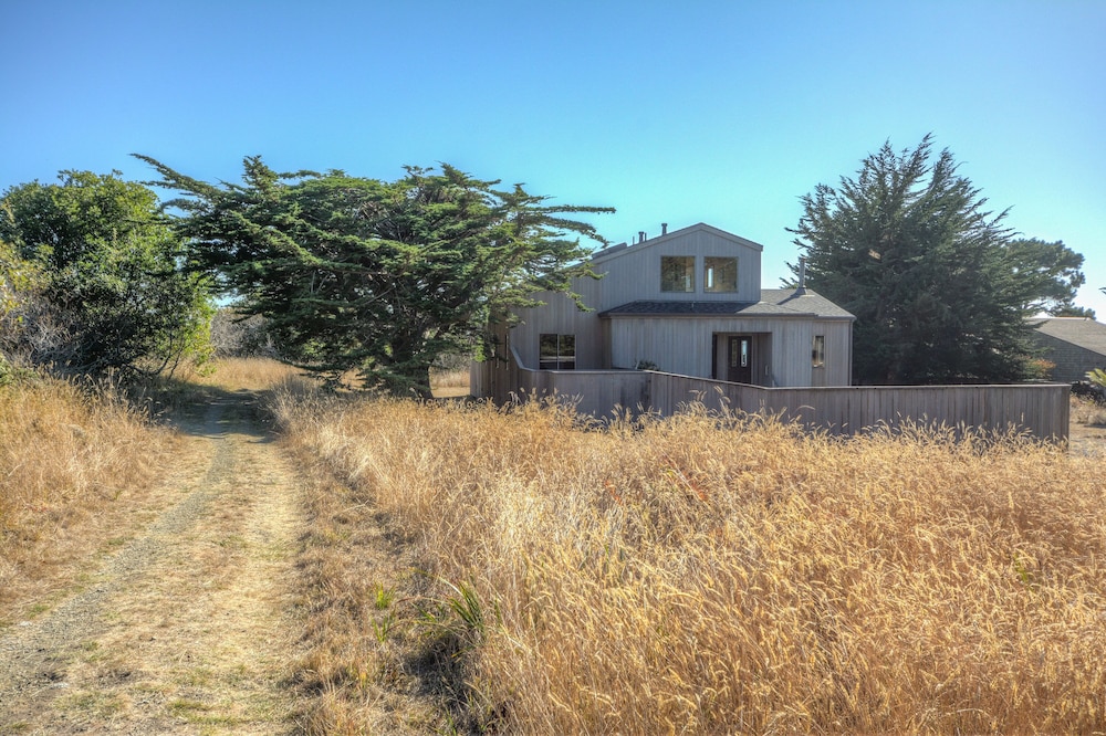 Albatross House view 4
