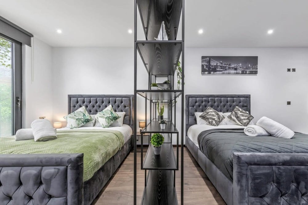 Huge Cosy Studio Family Sleeps 4 North West London