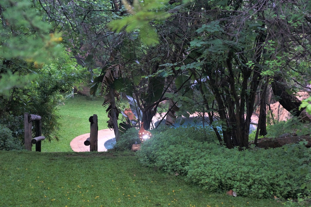 Double Lodge in Natural African Bush - 2112