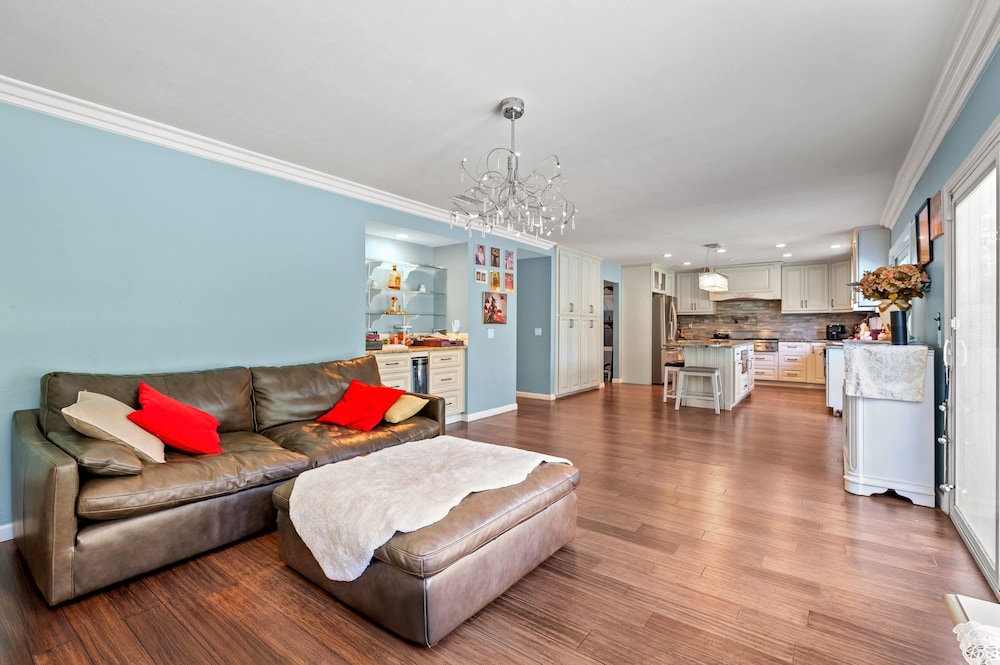Spacious 4BR Family Retreat w Private Pool