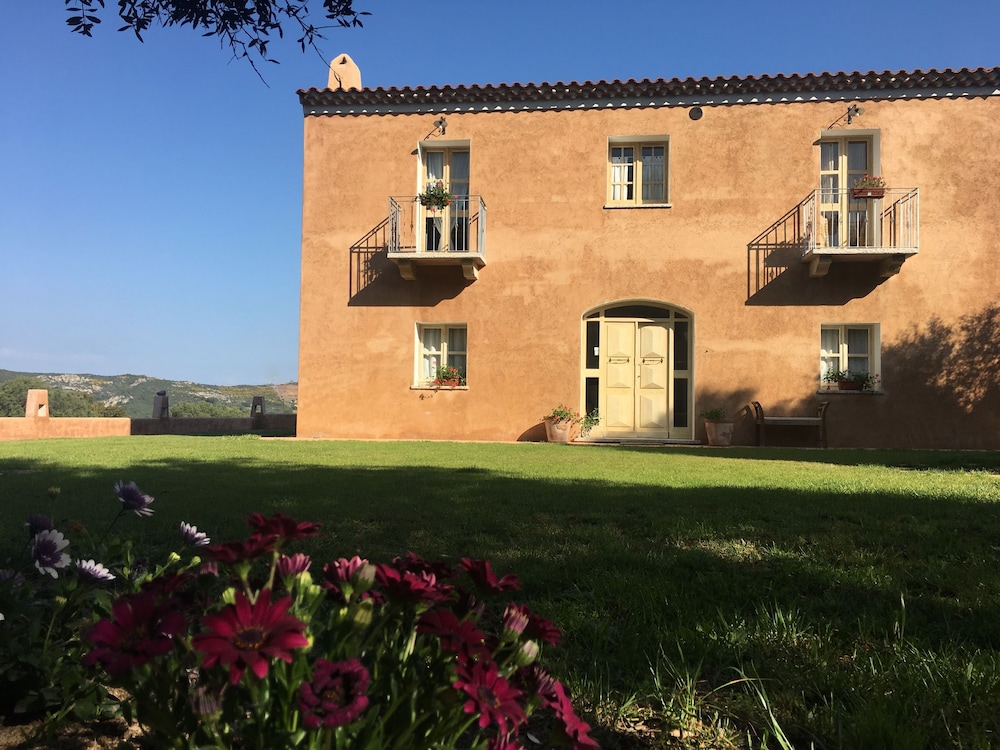 Agriturismo Monti di Jogliu