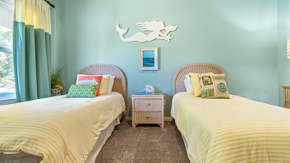 Southern Charm by Southern Vacation Rentals