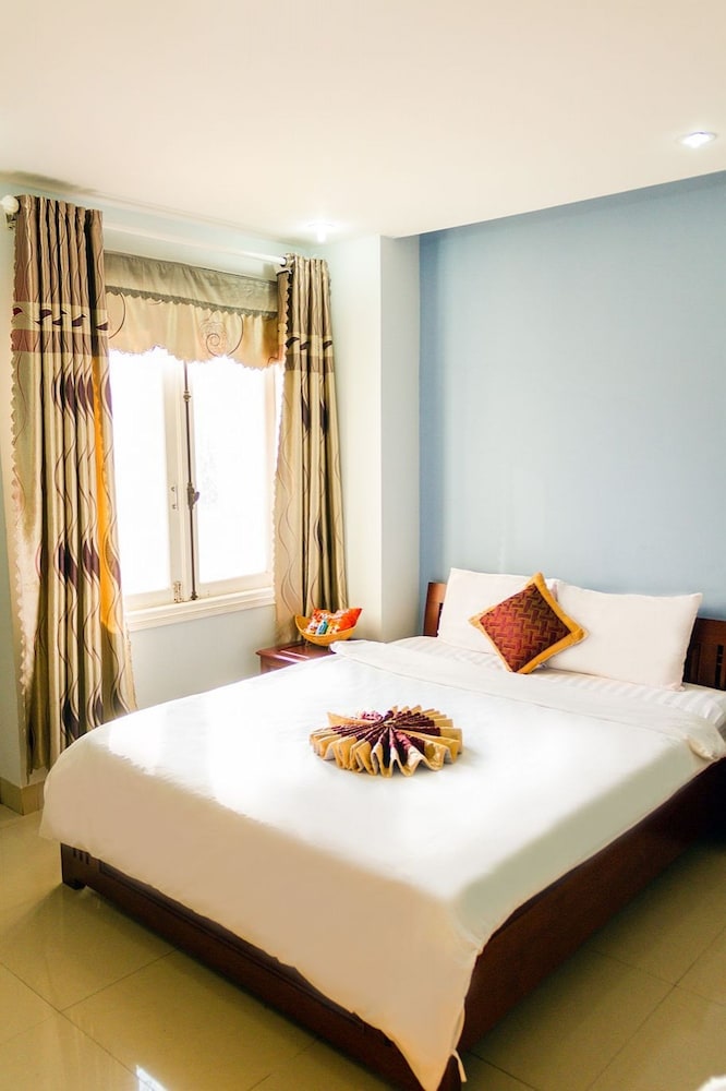Central Beach Hotel - Hostel