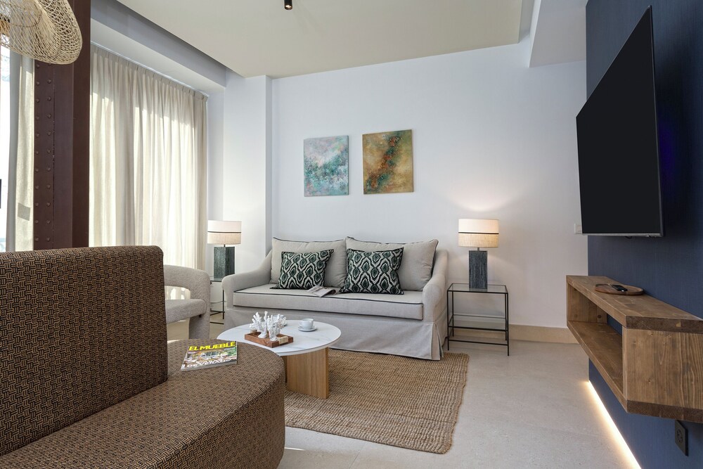 Bright Apartment in Seville. Tomás de Ibarra II