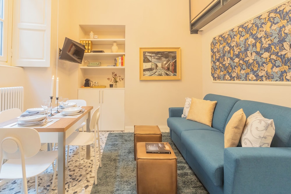 Cinque Giornate 70 Suites by Rent all Como