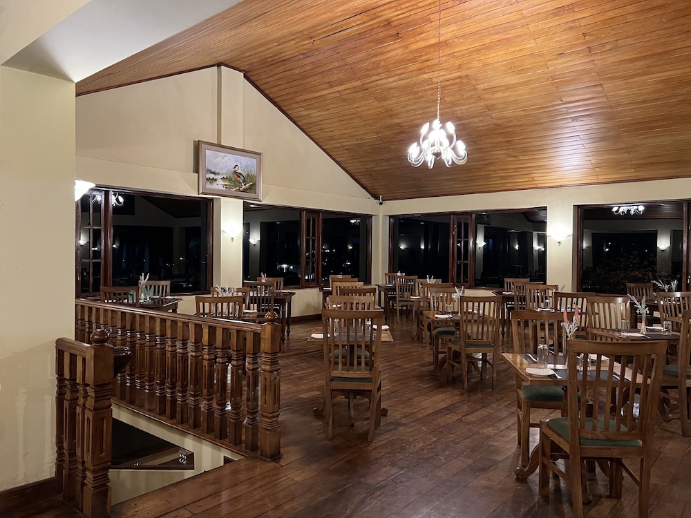 Tea Bush Hotel - Nuwara Eliya