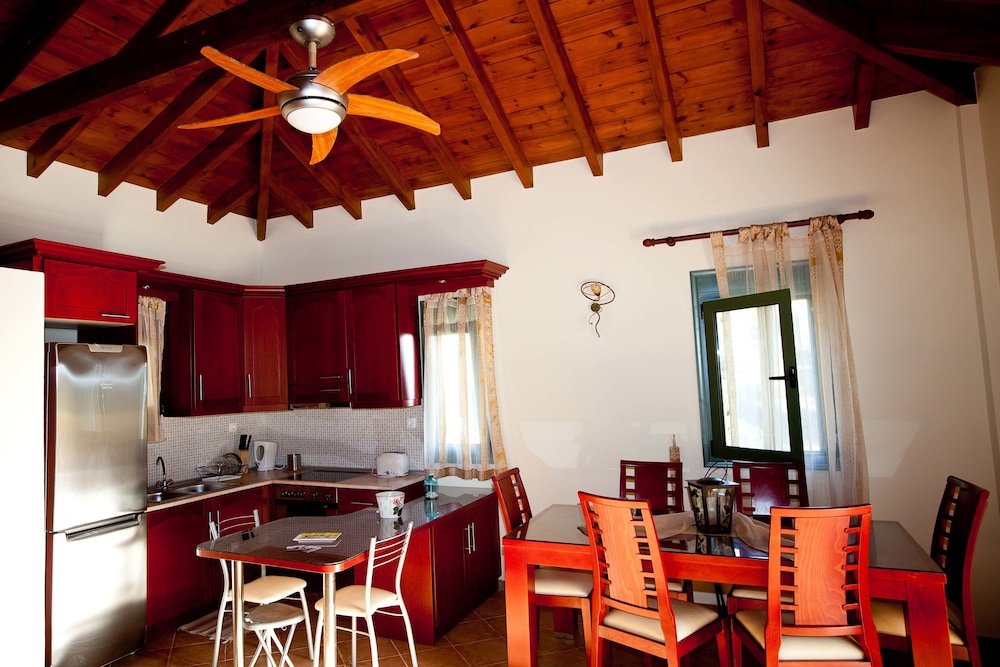 Aselinos Suites